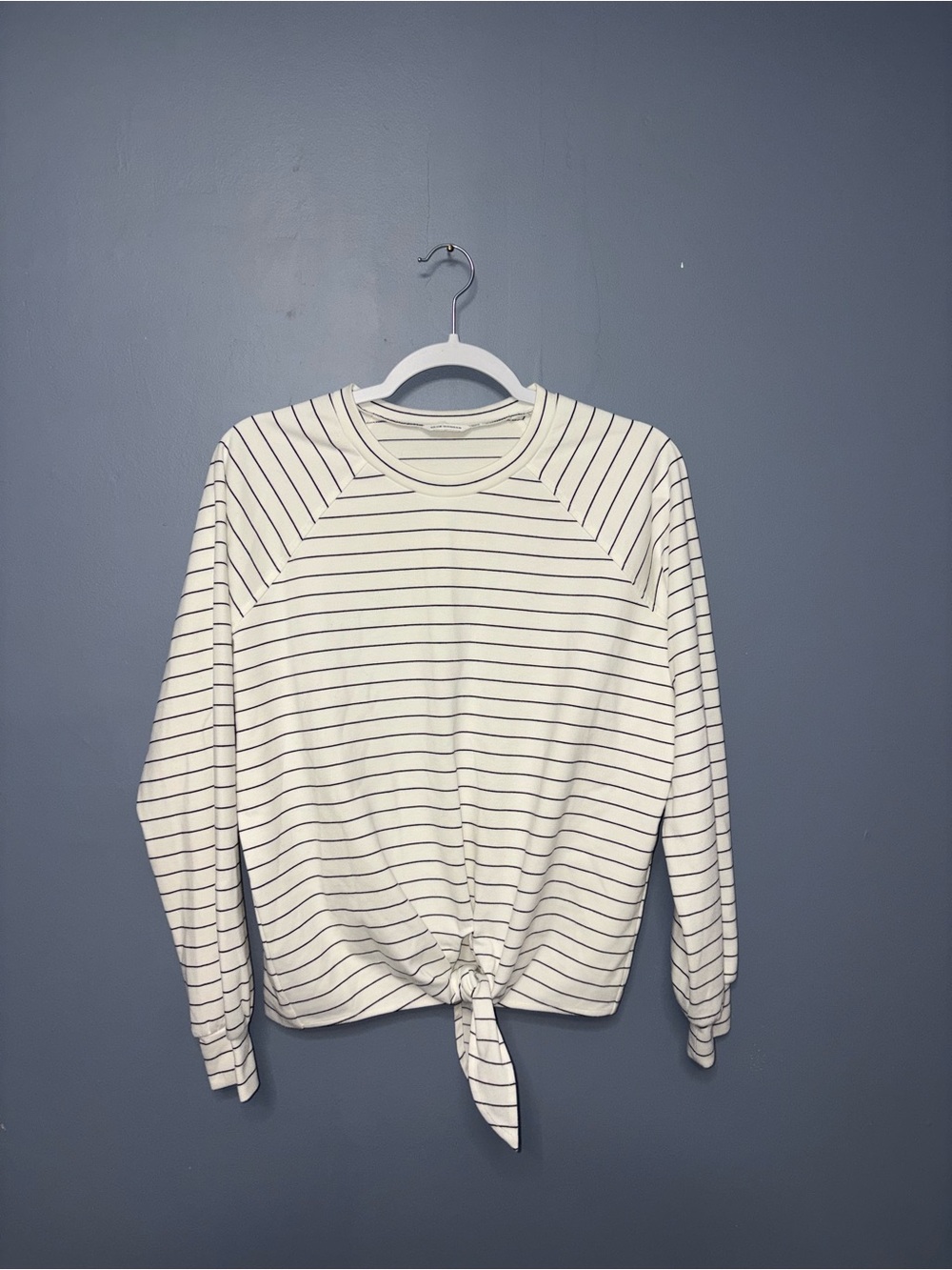 Club Monaco | White Striped Longsleeve | Size Medium